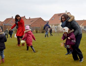 - La « Chasse aux œufs » organisée par l’association des Jardins de Bay, le 4 avril 2015.